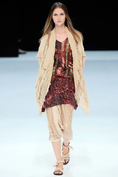 Look 13